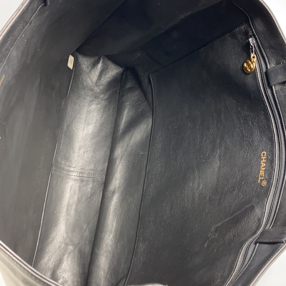 💎✨CELEBRITY✨💎 CHANEL LEATHER TOTE - Picture 11 of 16